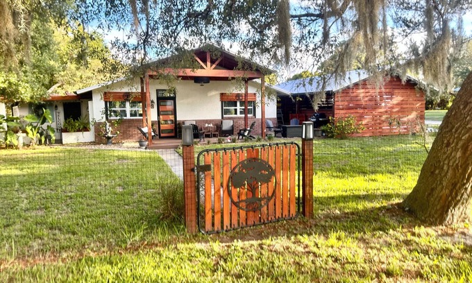 Oak Hill House | River Nest Cabin Prime Coastal Family Retreat!