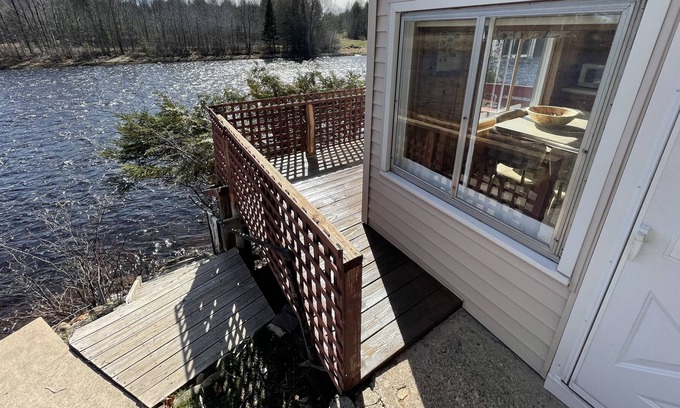 Northland Cottage | River Retreat