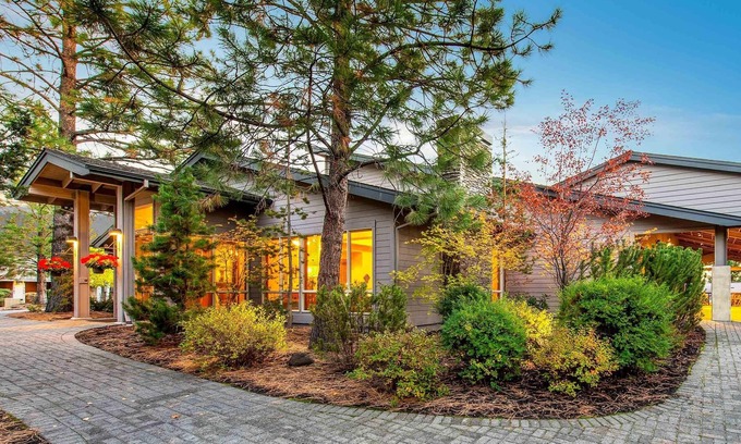 Century West Villa | River Ridge 414ab