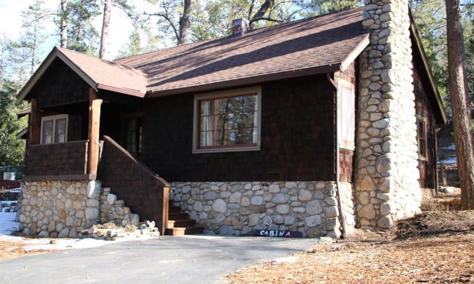 Idyllwild House | River Rock Retreat