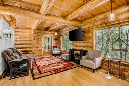 Thompsonville House | River's Bend