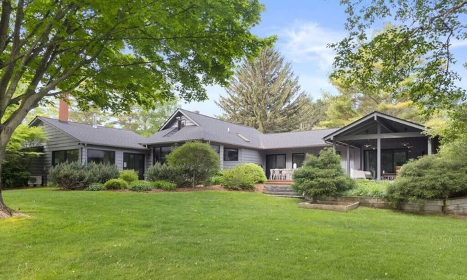 Leland House | River's Edge Summary:
