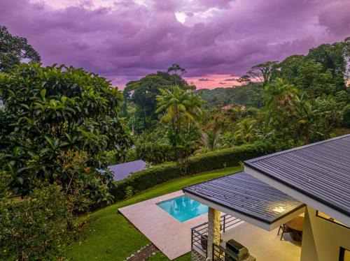 Ballena House | River Stone House At The Rivers Edge