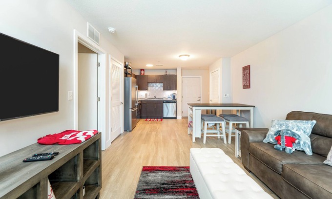 Tuscaloosa Condo | River Tide: A Luxurious Riverfront Retreat Just Minutes from Bryant Denny Stadium