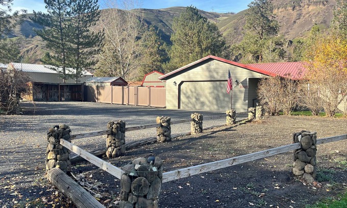 Nez Perce County House | River Time House - Enjoy the Clearwater River in this lovely 3 bedroom home.