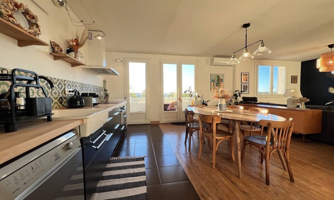 Croix de Pierre Apartment | River-view apartment in Toulouse