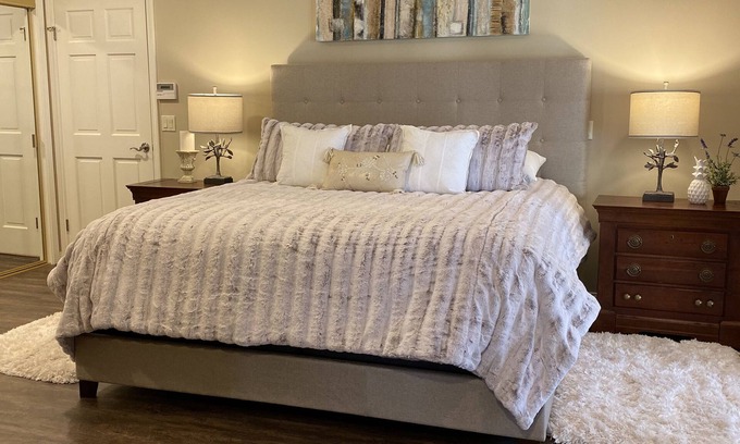 Burley House | RIVER VIEW CONDO FUN FAMILY Clean Luxurious Sleeps 6-8 Burley, ID