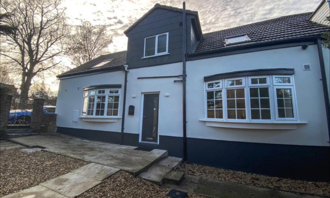 Spalding Apartment | River View Cottage by Bella Homes