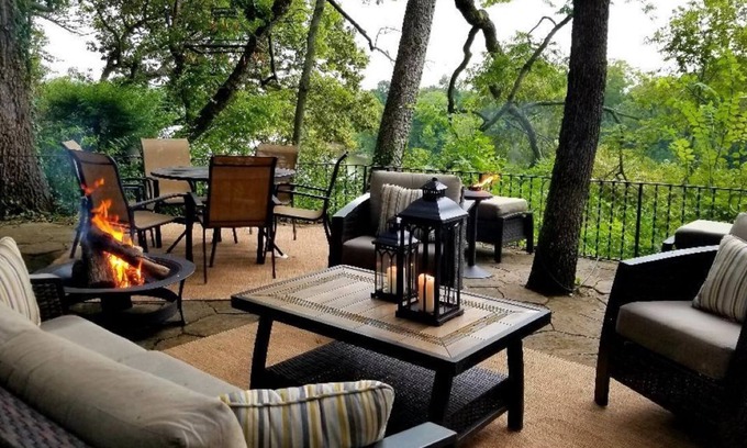 Madison Cabin | RIVER VIEW, HOT TUB, FIRE PIT, 10 min to Nashville! nPet friendly