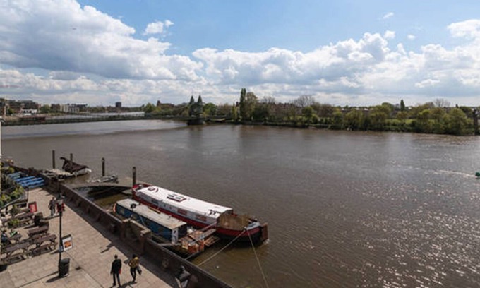 Hammersmith Apartment | River View, London Zone 2 Hammersmith, 2 Bedroom/2 Bath