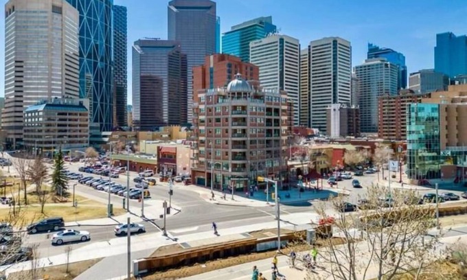 Calgary Chinatown Apartment | River view one bedroom apartment Calgary Downtown #703
