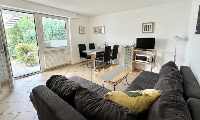 Reil Apartment | River View Retreat in Reil