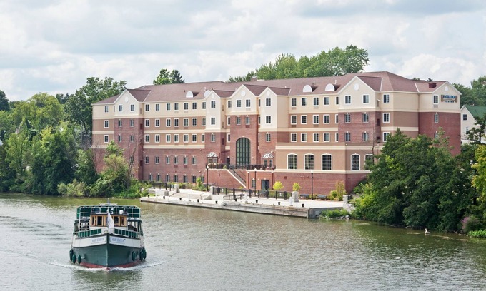 Rochester Condo | River View Suite near University of Rochester