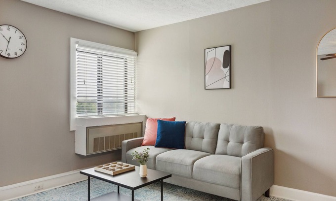 Indianapolis Apartment | River West 504 I Cozy & Spacious 1Bd Apt I Pool