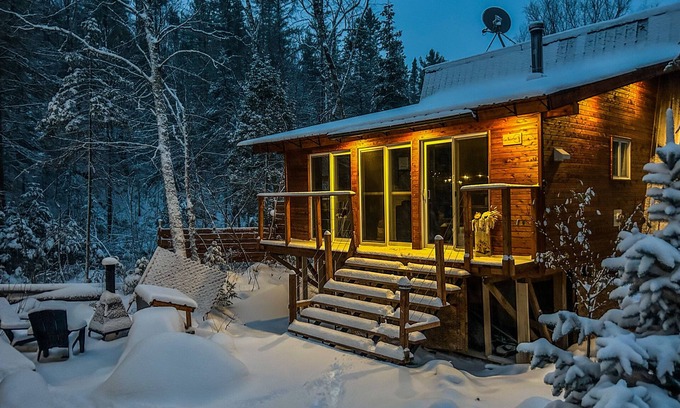 Sainte Rose du Nord House | River/Wooden hottub The Farmhouse in forest