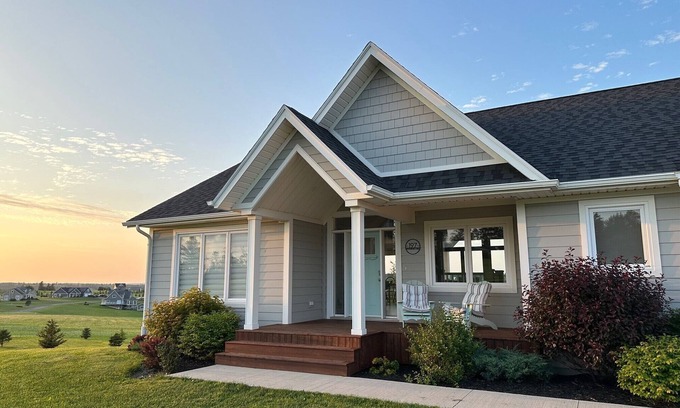 Granville House | Riverbend Escape - Waterfront Home.