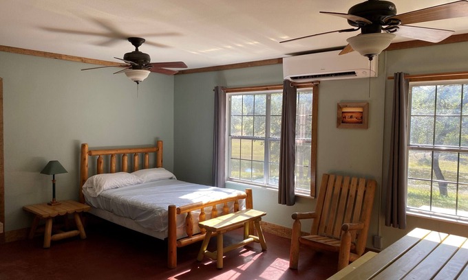 Uvalde County Cabin | Riverbend on the Frio Cabin 7