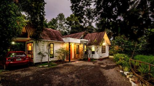 Aymanam House | Riverdale Homestay Kumarakom by LexStays