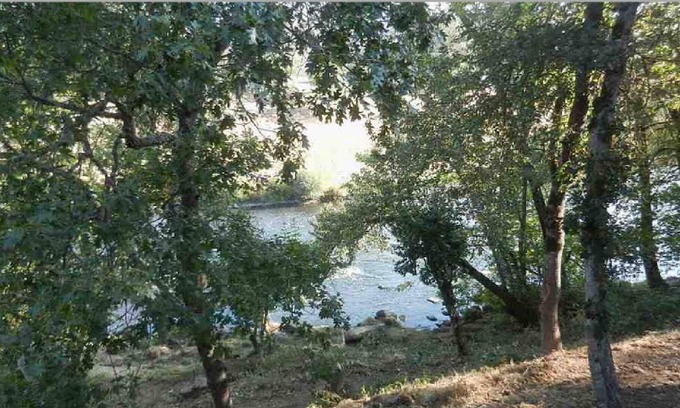 Gold Hill House | Riverfront 2-Story House Overlooking Rogue River