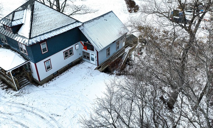 Rochester Apartment | Riverfront apt with river & mtn views, beach access, canoes, hammock, firepit