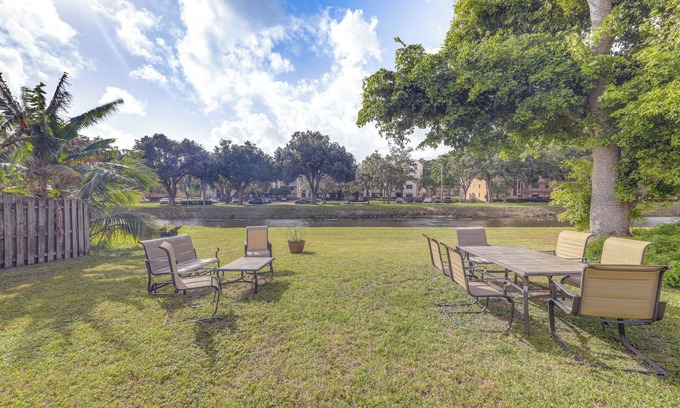 Sunrise House | Riverfront Backyard & Grill: Sunrise Family Home