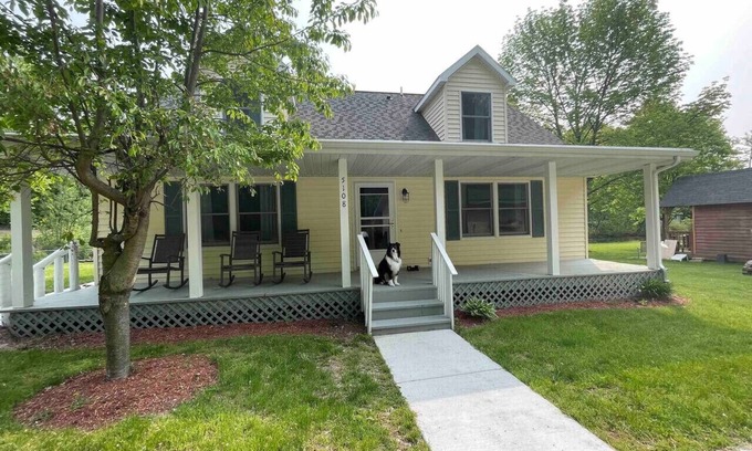 Newaygo House | Riverfront Blissful Cottage