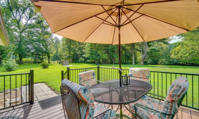Townsend Cabin | Riverfront Cabin - 6 Mi to Great Smoky Mtns NP!