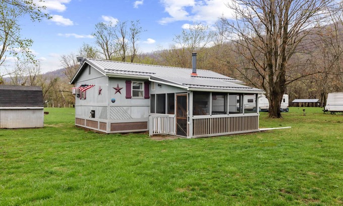 Points Ski Chalet | Riverfront Cabin, Wood Stove, Fire Pit & Grill
