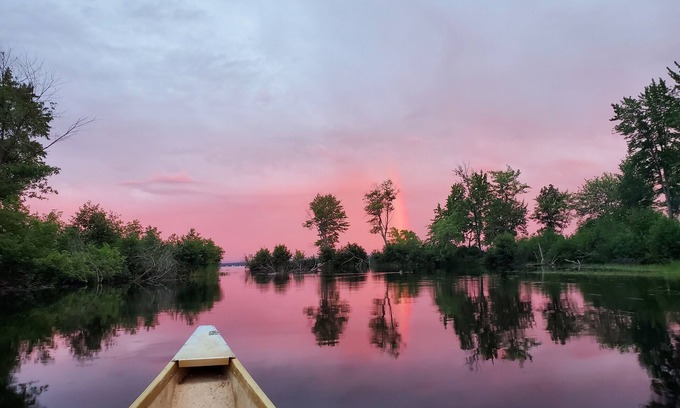 Killaloe House | Riverfront Caravan seconds from Bonnechere Provincial Park