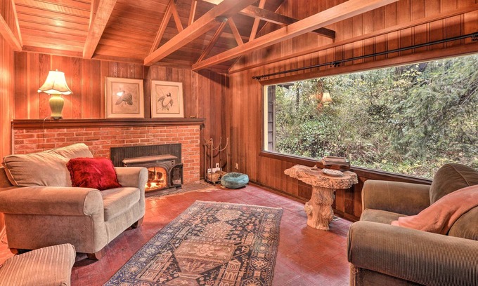 Carlotta Cabin | Riverfront Carlotta Cabin Near Great Hiking Trails