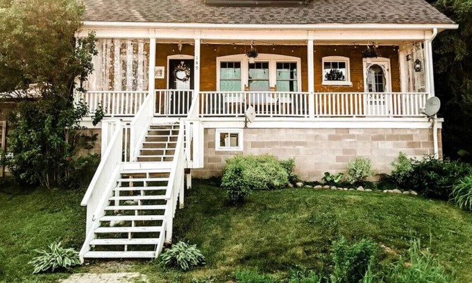 Burk's Falls Cottage | Riverfront Cottage w/Boat Launch Perfect Retreat!