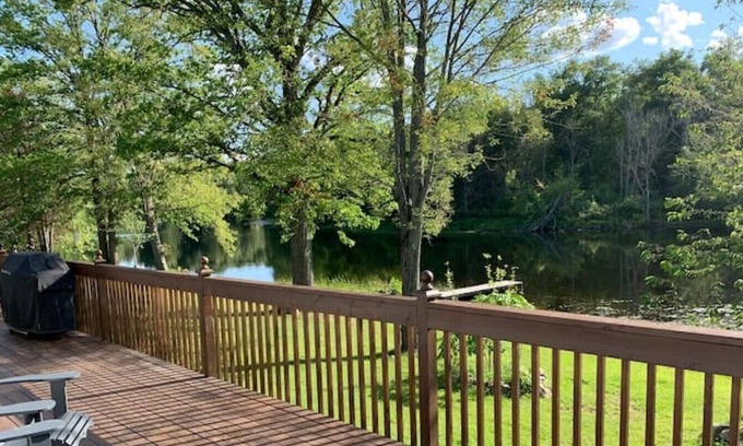 Tweed Cottage | Riverfront Cottage Retreat