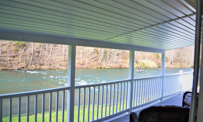 Bristol Cottage | Riverfront Cottage with Great Porch!