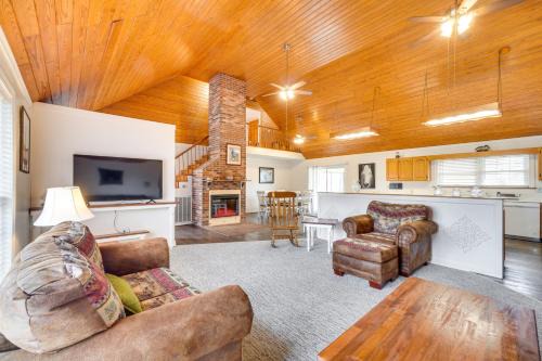 Dayton House | Riverfront Dayton Getaway on 700 Wooded Acres!