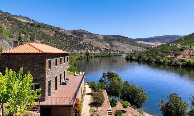 Cotas Villa | Riverfront Douro Villa With Pool in Wine Region