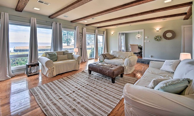 Elizabeth City House | Riverfront Elizabeth City Retreat w/ Yard!