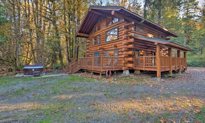 Gold Bar House | Riverfront Gold Bar Log Cabin Near Stevens Pass!