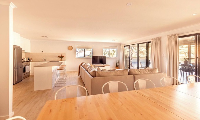 Skurray House | Riverfront Home in Blanchetown