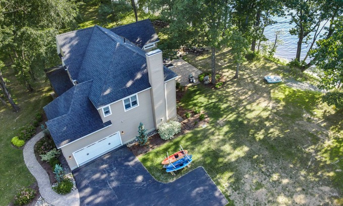 Johnsonville House | Riverfront home on the Hudson, minutes to Saratoga