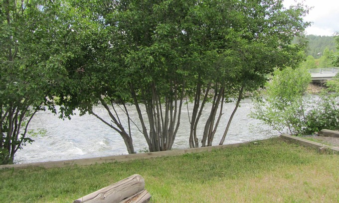 San Juan River Village House | Riverfront Home With Hot Tub - Vacation On The San Juan. Near Wolf Creek!