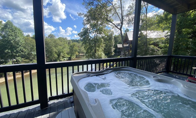 Murphy Cabin | Riverfront Lodge Wifi, Folk School, Casino, Close to Town, HOT TUB