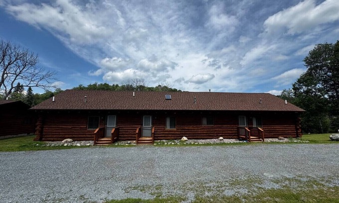 Crystal Falls Cabin | Riverfront Loft#7 Crystal Falls