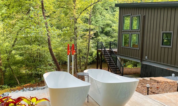 Union Mills Cabin | Riverfront Luxury Retreat in 75-Acre Forest. Hike, Kayak, and Soak