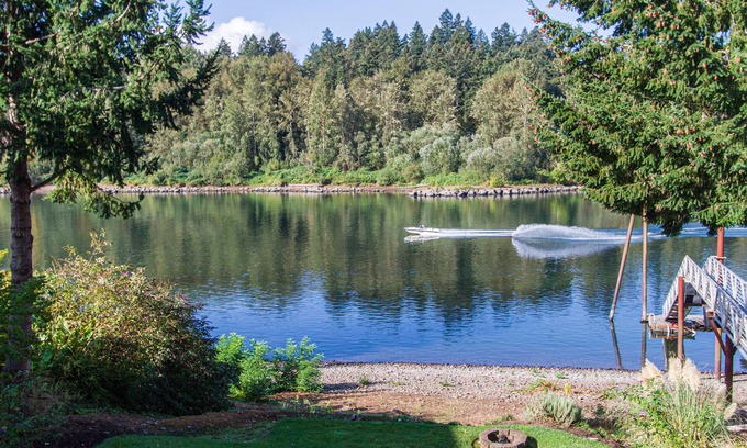 Jennings Lodge Cottage | Riverfront Portland Area Cottage. The ultimate romantic and peaceful retreat!