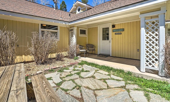 Redstone Apartment | Riverfront Redstone Cabin w/ Private Deck & Grill!