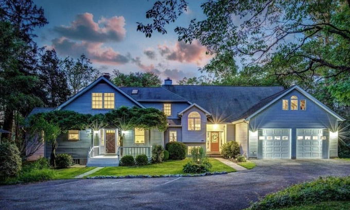 Riva Apartment | Riverfront Retreat 7mil from MD Renaissance Fest!