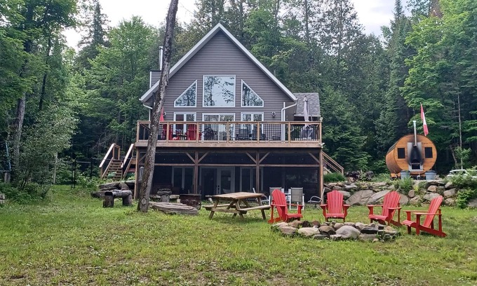 Haliburton Cottage | Riverfront Serenity ion Drag