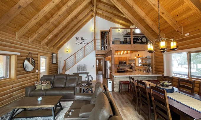 San Juan River Village House | Riverfront "Streams & Dreams" Cabin with Hot Tub