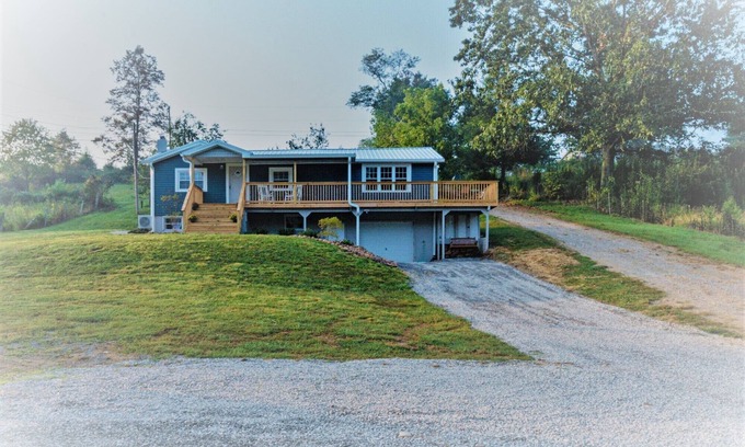 Bluff City House | Riverfront- Upper Unit | Dock | Firepit | Hot Tub | Wi-Fi