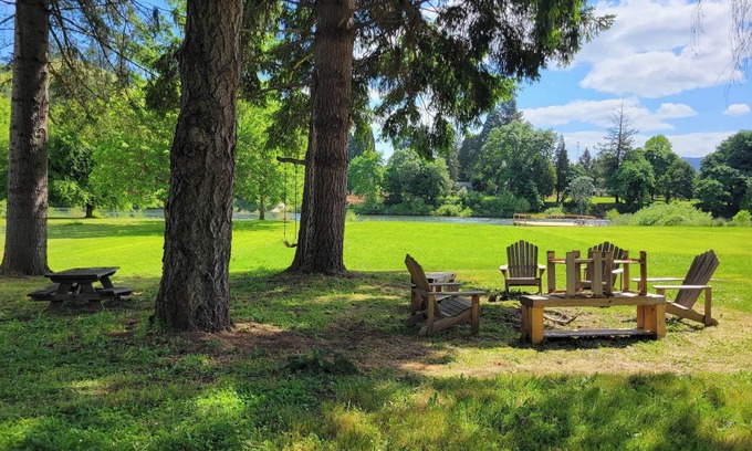 Roseburg House | Riverfront